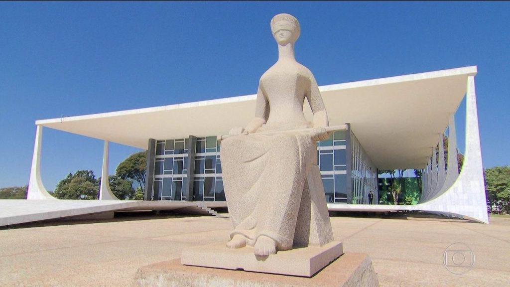 STF julga constitucional a incidência de ISS sobre contrato de franquia